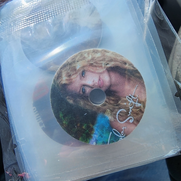 Taylor Swift Merchandise Car Air Freshener Vent Clips 20 Piece Album Cover - Picture 5 of 6